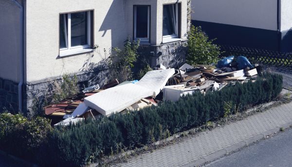 Yard Junk Removal in Queen Creek